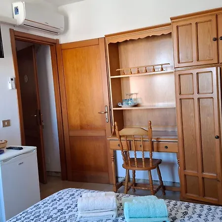 Alojamento de Acomodação e Pequeno-almoço La Reale Stintino