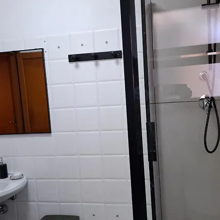 La Reale לינה וארוחת בוקר סטינטינו