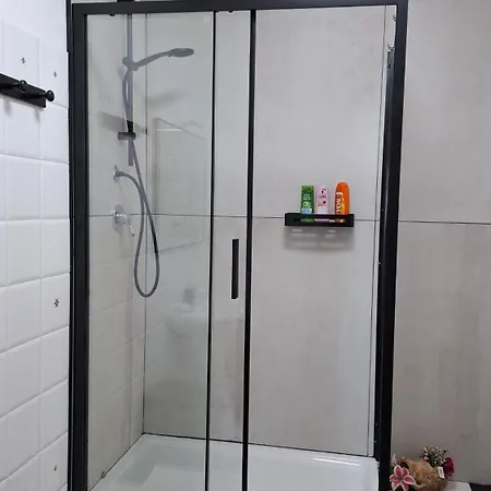לינה וארוחת בוקר La Reale 3*