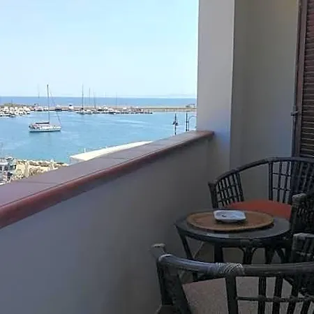 לינה וארוחת בוקר La Reale סטינטינו